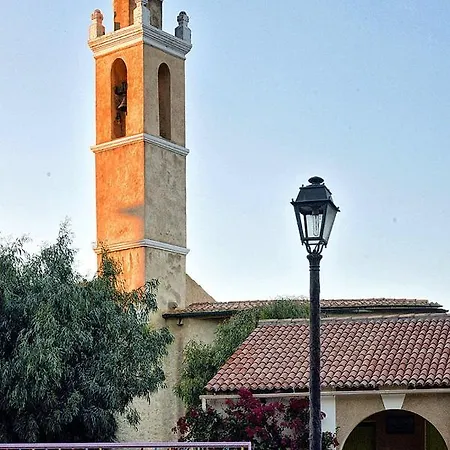 Spacieux A Algajola (Corsica)