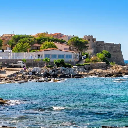 Spacieux A * Algajola (Corsica)